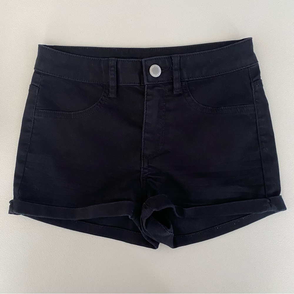 H&M Divided Black Cuffed Shorts Size 2